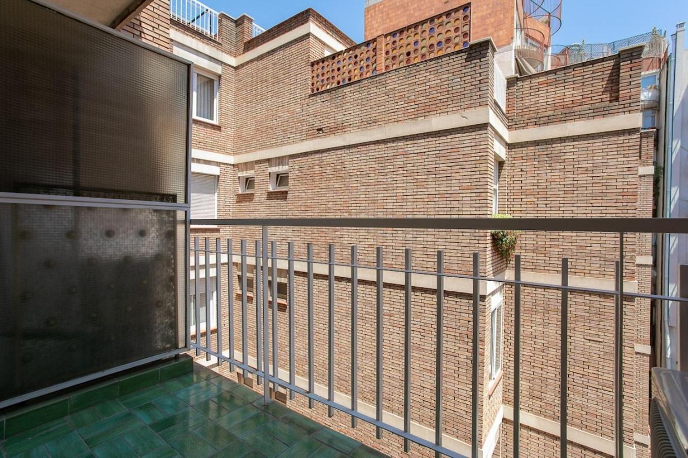 شقة Live Like A Local In Bcn برشلونة المظهر الخارجي الصورة